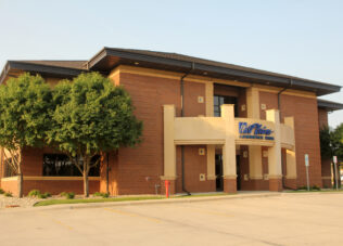 Sioux Falls West 49th Branch Exterior